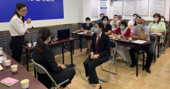 辦實(shí)事廣州荔灣法官走進(jìn)永慶坊送法說(shuō)“典”1-341.png