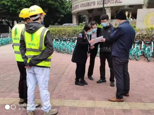工作人員對廣州伊莉莎白婦產醫(yī)院廢水預處理設施設置及運維情況、污水去向等信息進行現(xiàn)場核查.jpg