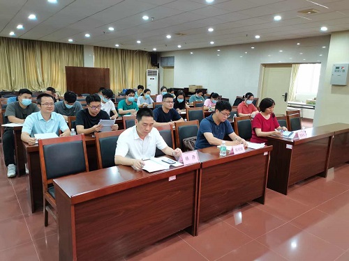圖2：區(qū)住房和建設(shè)局組織召開租賃住房與人才住房政策學(xué)習(xí)會議(1).jpg