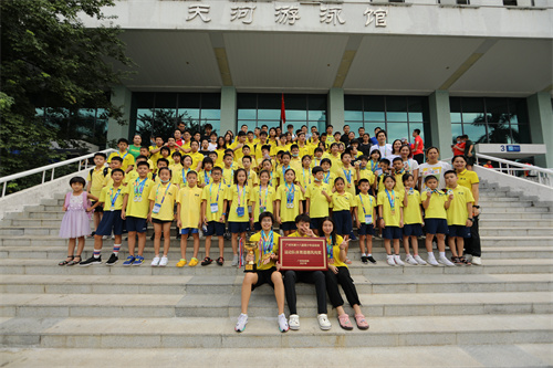 游泳比賽荔灣代表隊(duì)合影.jpg