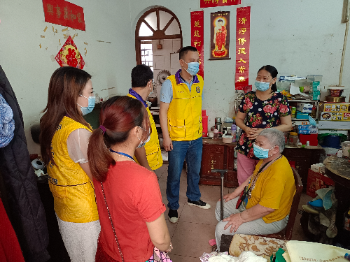 圖4：探訪慰問殘障人士家庭.jpg