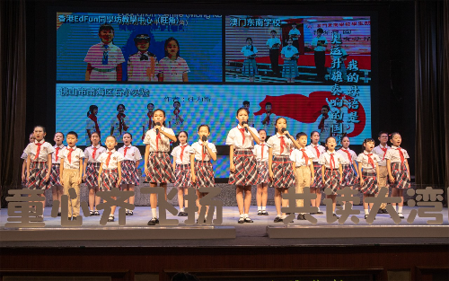 圖：同學(xué)們朗誦節(jié)目《我有祖國，我有母語》.jpg