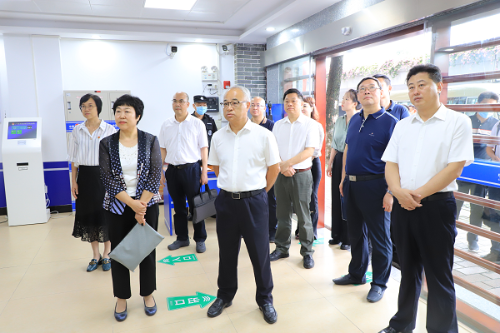 圖：司法部社區(qū)矯正管理局調(diào)研組實地察看荔灣區(qū)社區(qū)矯正中心監(jiān)督管理區(qū).png