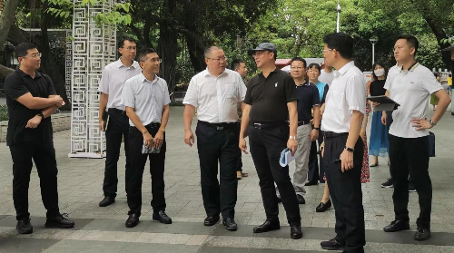 廣州文化公園：廣州市林業(yè)和園林局黨組書記、局長蔡勝一行到荔灣湖公園開展調(diào)研（圖）