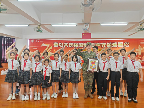 逢源街：“軍姿燃國(guó)慶，紅歌頌中華”4.png