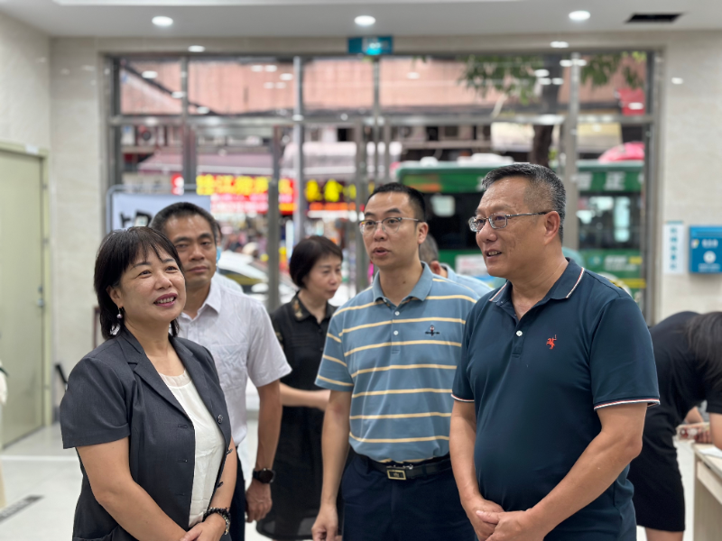 圖：金花街道社區(qū)衛(wèi)生服務(wù)中心現(xiàn)場(chǎng)調(diào)研.jpg