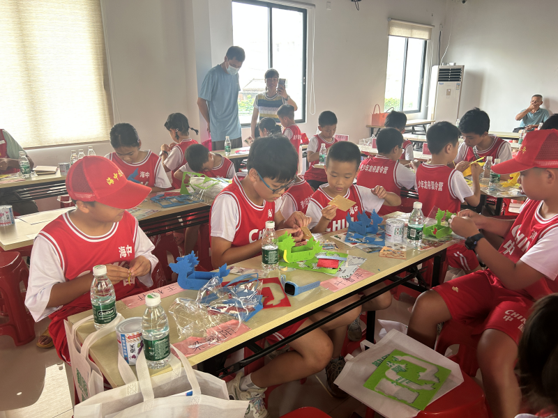 中南街：開展學(xué)習(xí)貫徹黨的二十屆三中全會精神專題黨課暨2024年海中青少年龍舟夏令營結(jié)營儀式（組圖4）.png
