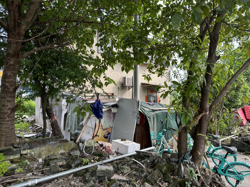 陸居路8-2號(hào)西側(cè)搭建物現(xiàn)場(chǎng)照片.png