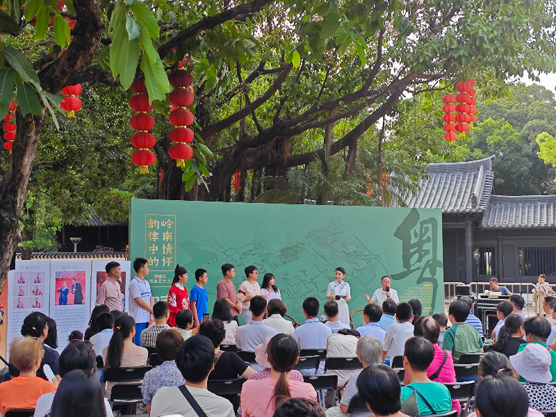 黃俊英老師與現(xiàn)場(chǎng)觀眾互動(dòng)(1).jpg