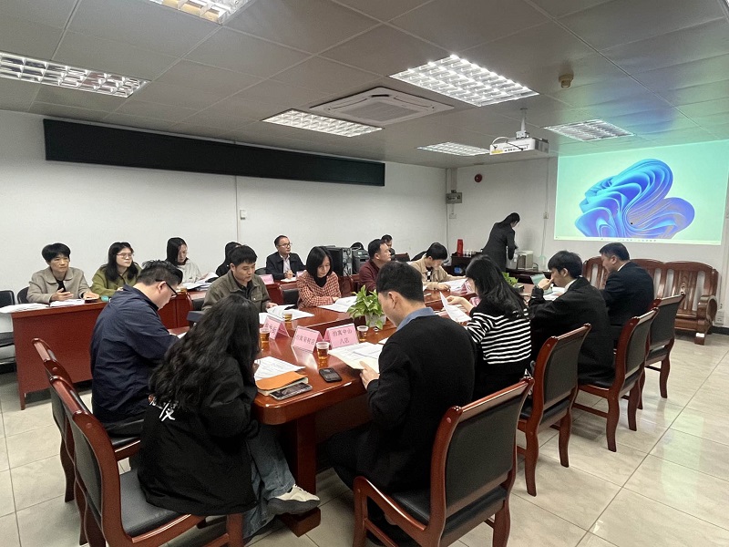 圖：向企業(yè)宣講住房保障政策.jpg
