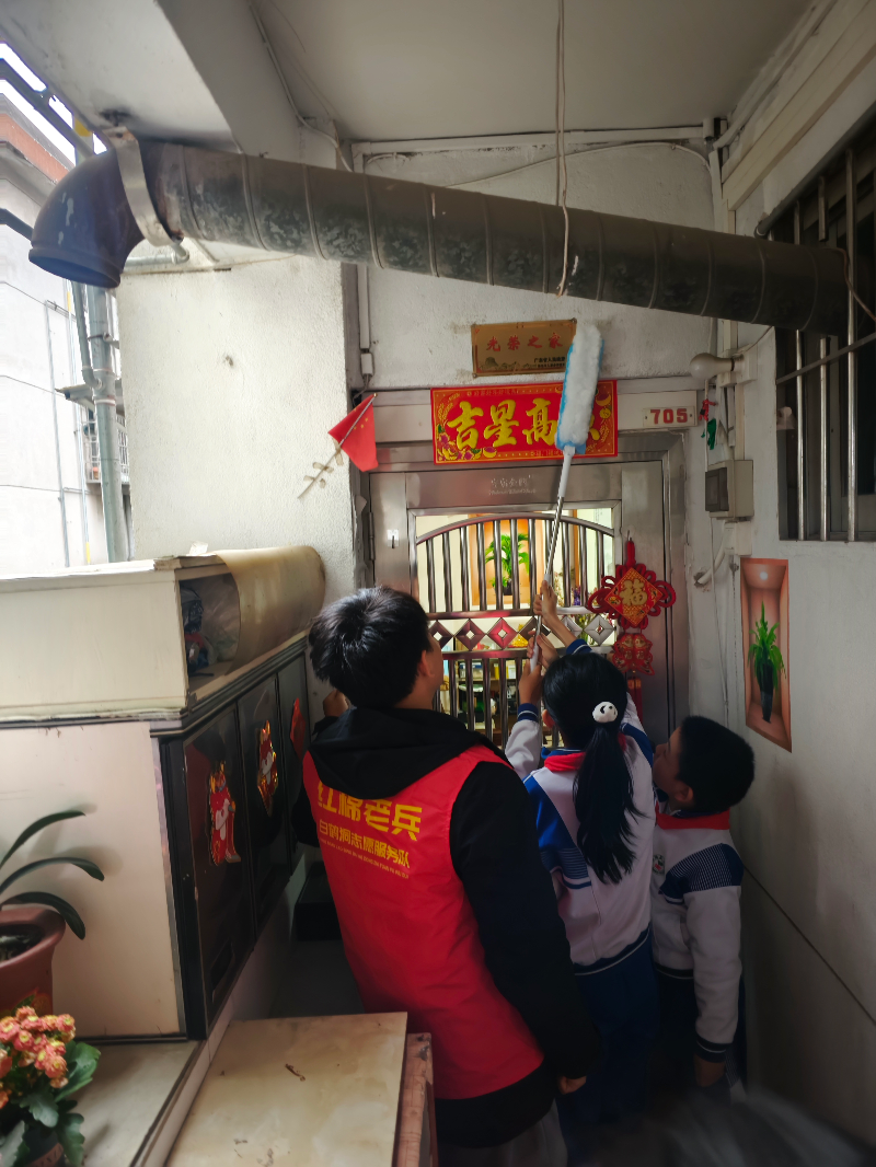 “擦拭光榮牌 傳承紅色魂”志愿服務(wù)活動(dòng)3.jpg