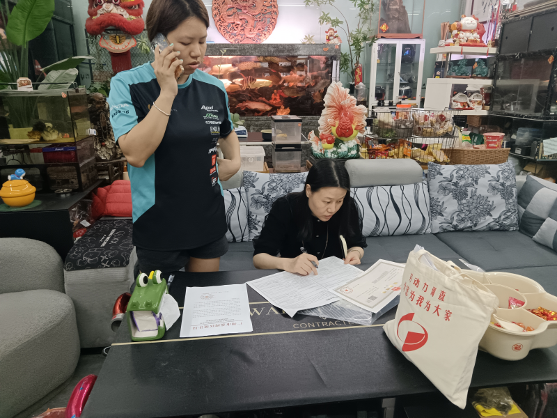 中南街：開展基本單位調(diào)查，精準(zhǔn)支撐經(jīng)濟(jì)分析（組圖1）.png