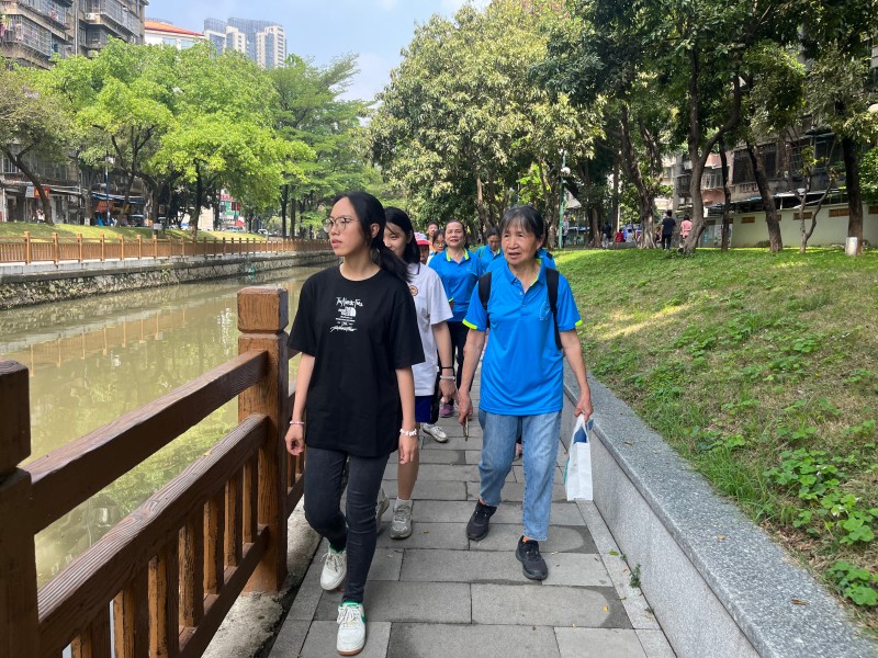 志愿者巡查駟馬涌.jpg