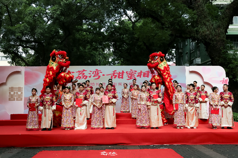 喜領(lǐng)證件.jpg