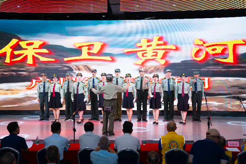 3.京典樂團(tuán)演唱《保衛(wèi)黃河》.jpg