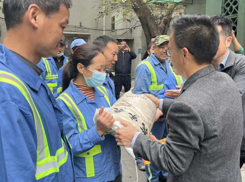 區(qū)總工會(huì)：“娘家人”送暖！廣州市總工會(huì)赴荔灣區(qū)開展春節(jié)慰問活動(dòng)（組圖）